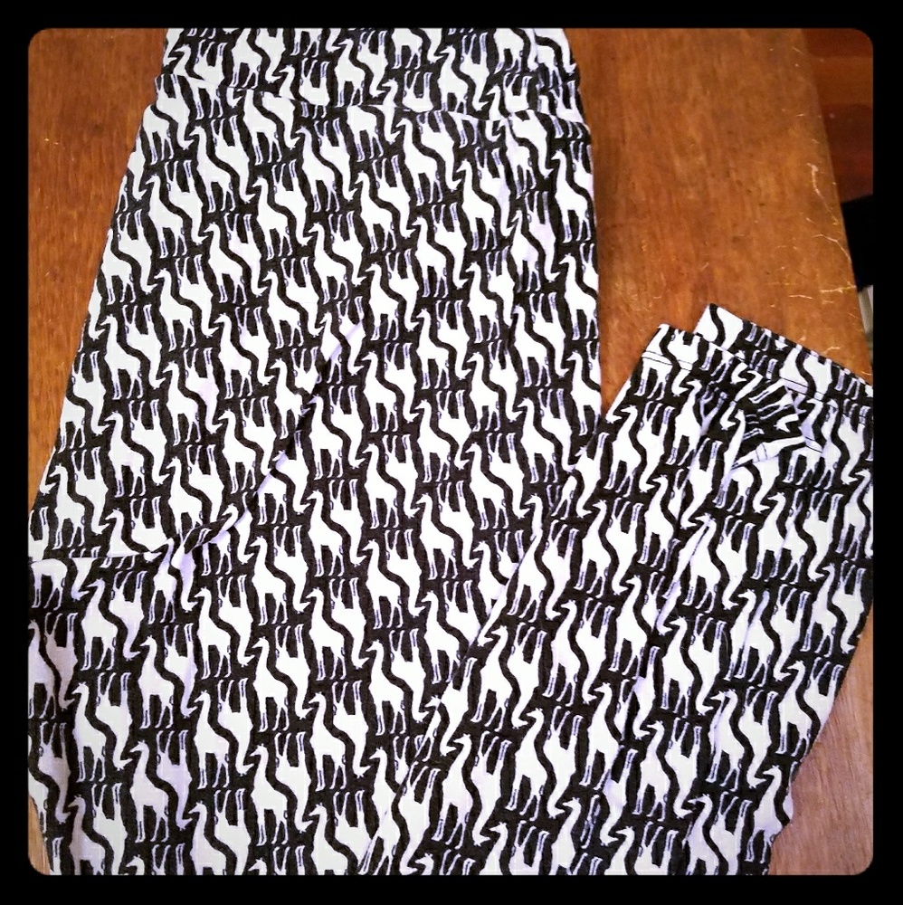 EUC Lularoe Giraffe Leggings